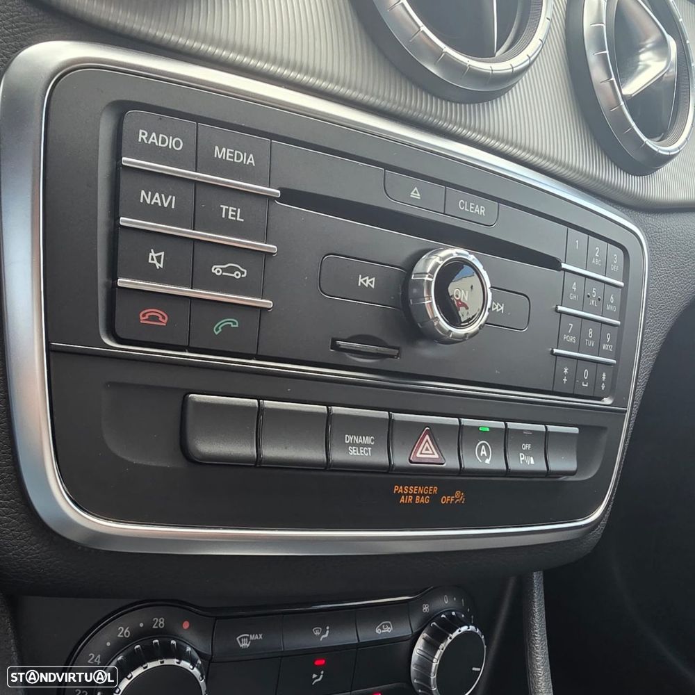 Mercedes-Benz CLA 220 - 25