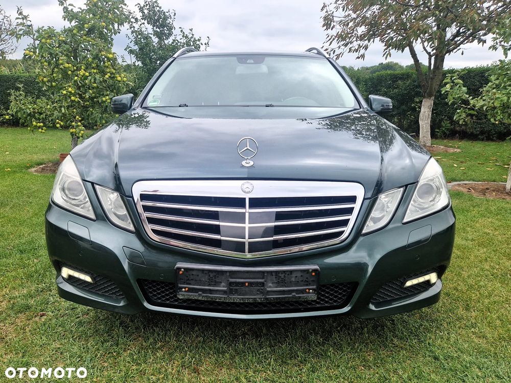 Mercedes-Benz Klasa E 350 CDI DPF BlueEFFICIENCY 7G-TRONIC Avantgarde - 31