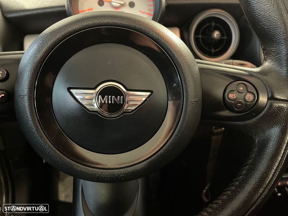 MINI Cabrio Cooper D - 23