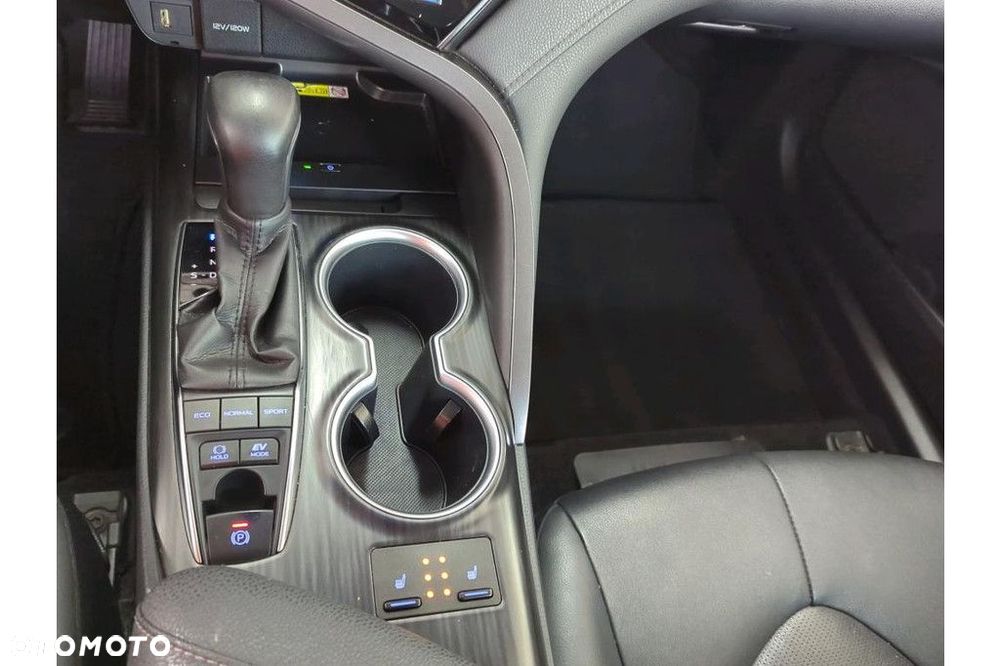Toyota Camry 2.5 Hybrid Executive CVT - 9