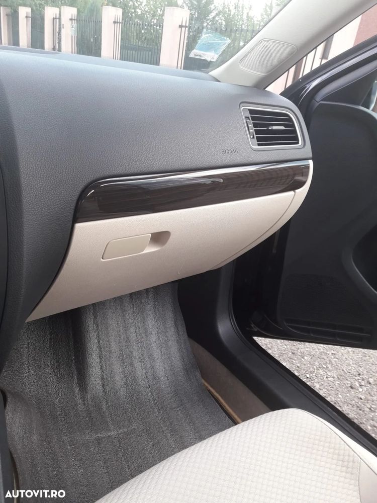 Volkswagen Jetta ver-2-0-tdi-dsg-bluemotion-technologie - 6