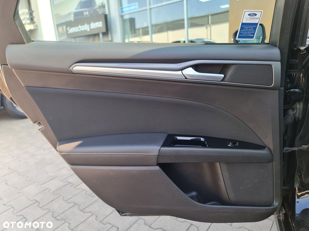 Ford Mondeo 2.0 TDCi Trend PowerShift - 32
