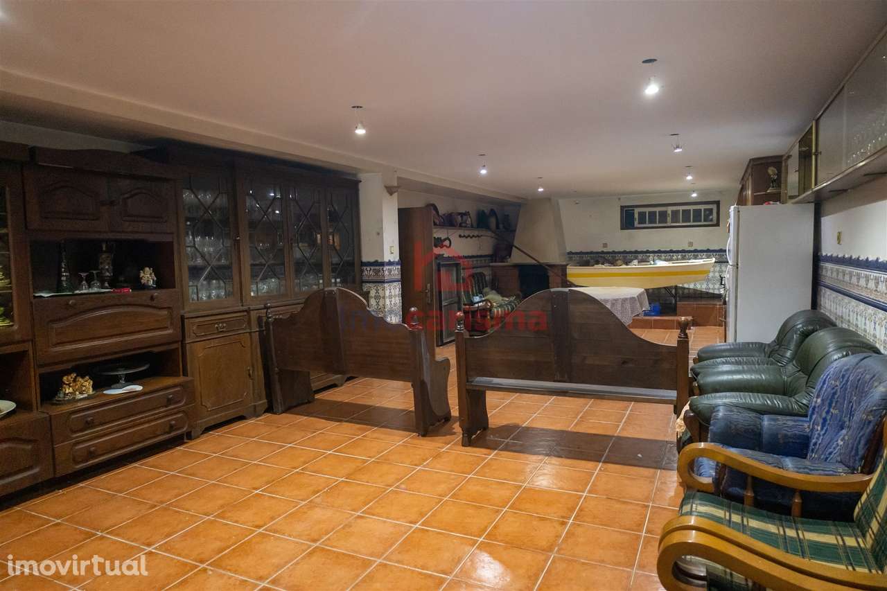 Quintinha T6 conhecida como "Quinta de Peralta" em Santo Tirso - Grande imagem: 4/48