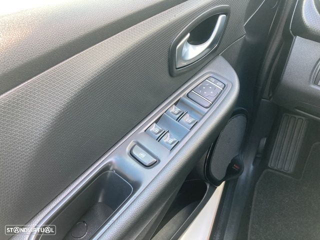 Renault Clio TCe 90 Dynamique - 23