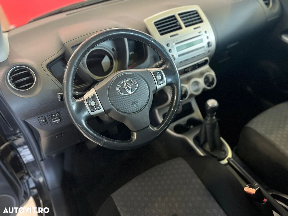 Toyota Urban Cruiser 1.4 D-4D 4x4 Trek+ - 11