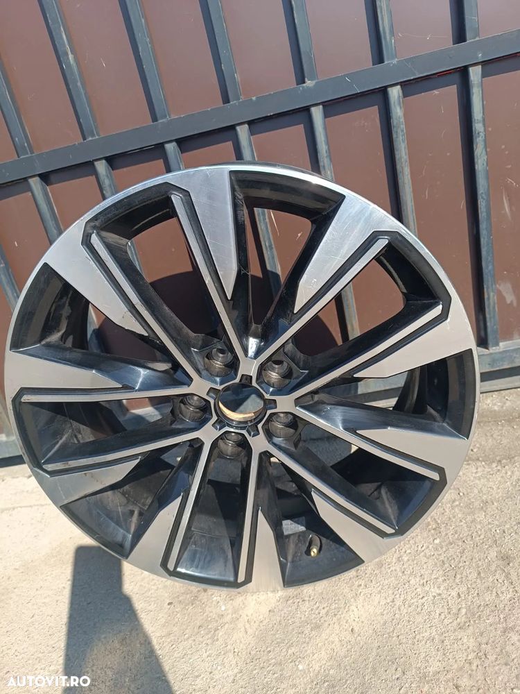 JANTA  ALIAJ R19 Renault Austral - 17