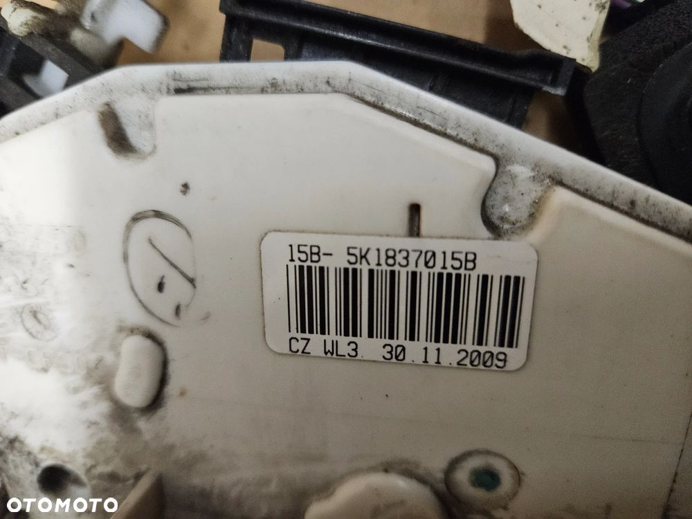 VW Polo 6R  zamek drzwi przód przednich prawy lewy  5K1837015 5K1837016 B - 2