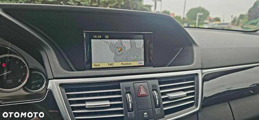 Mercedes-Benz Klasa E 200 CGI BlueEFFICIENCY 7G-TRONIC Avantgarde - 36