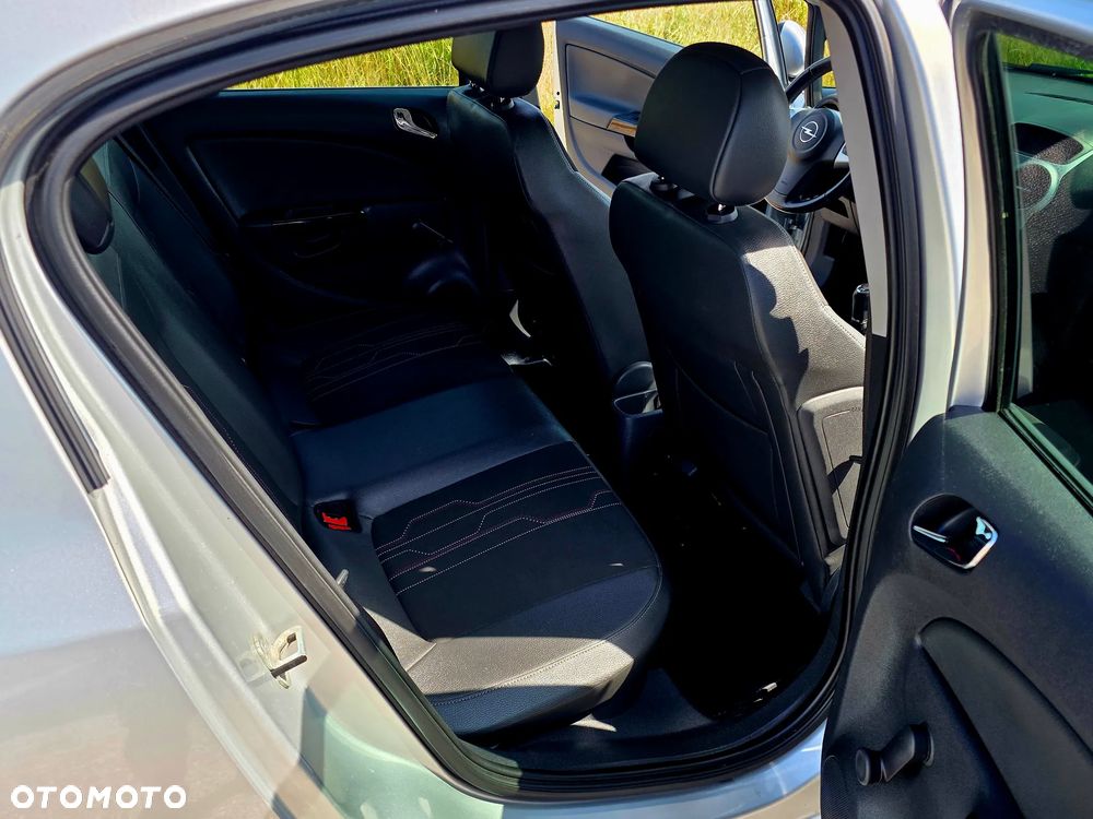 Opel Corsa 1.4 16V 150 Jahre - 17