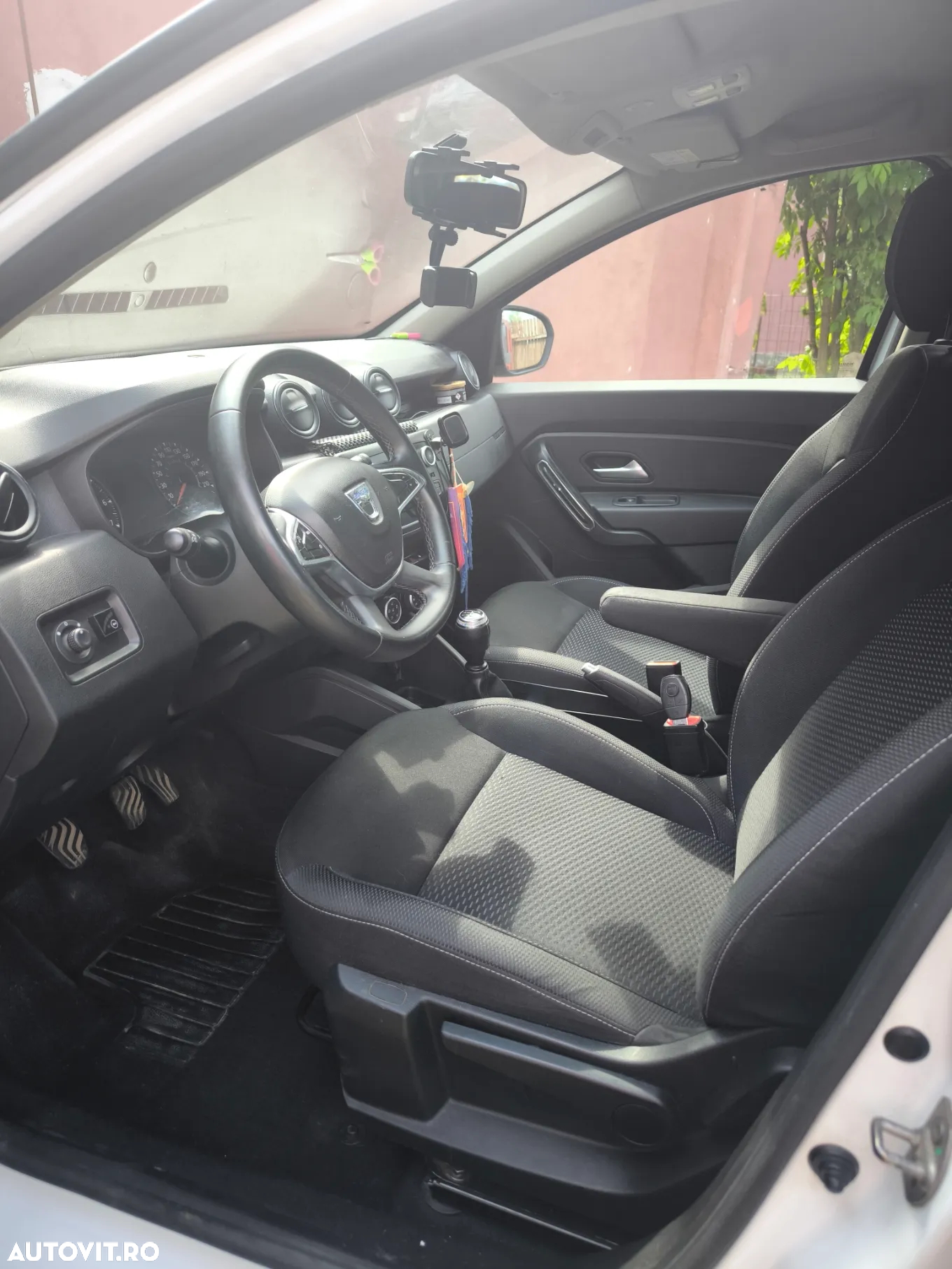 Dacia Duster 1.6 4x2 Laureate - 3