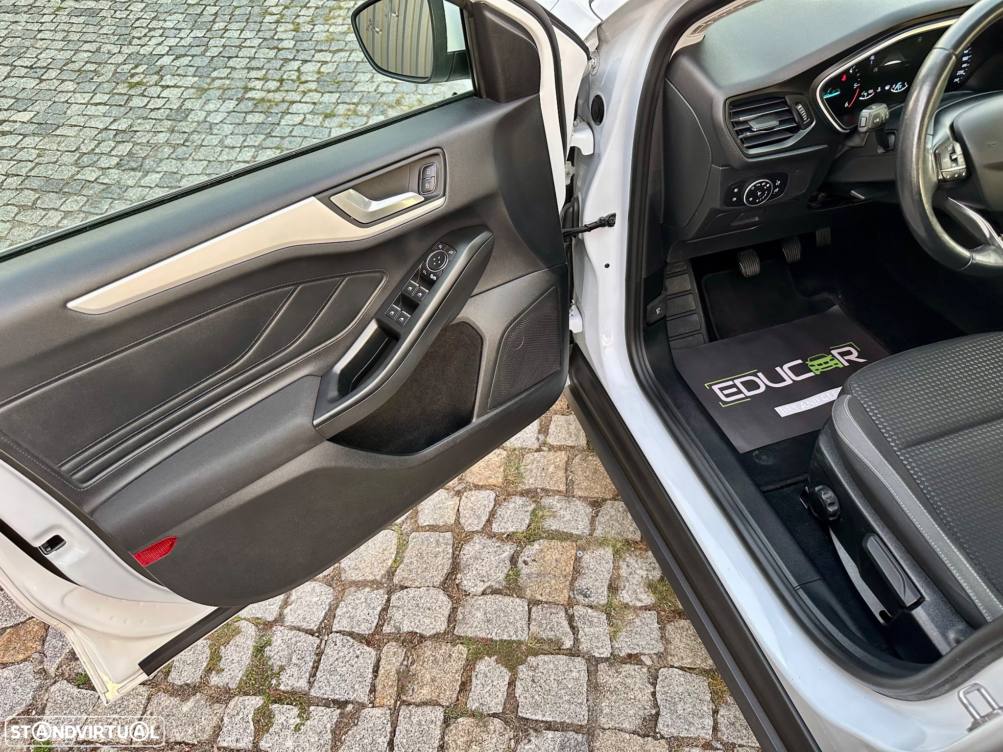 Ford Focus SW 1.5 EcoBlue S&S COOL&CONNECT DESIGN - 11