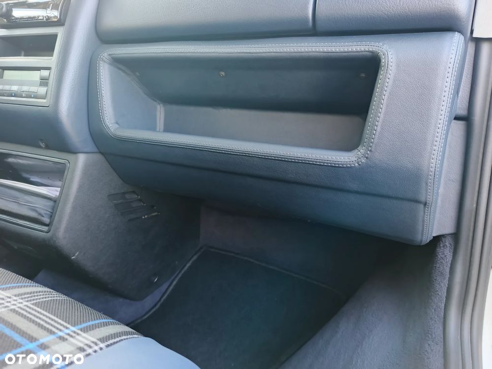 Volkswagen Multivan - 9