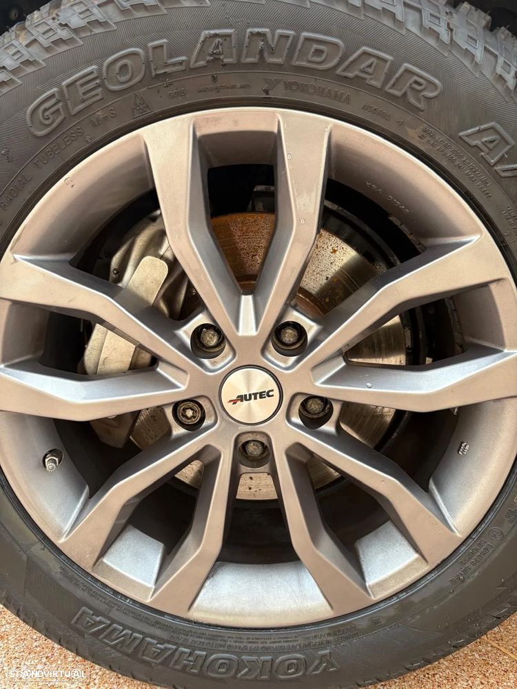 VW Touareg 3.0 V6 TDI Blue Motion DPF Auto - 2