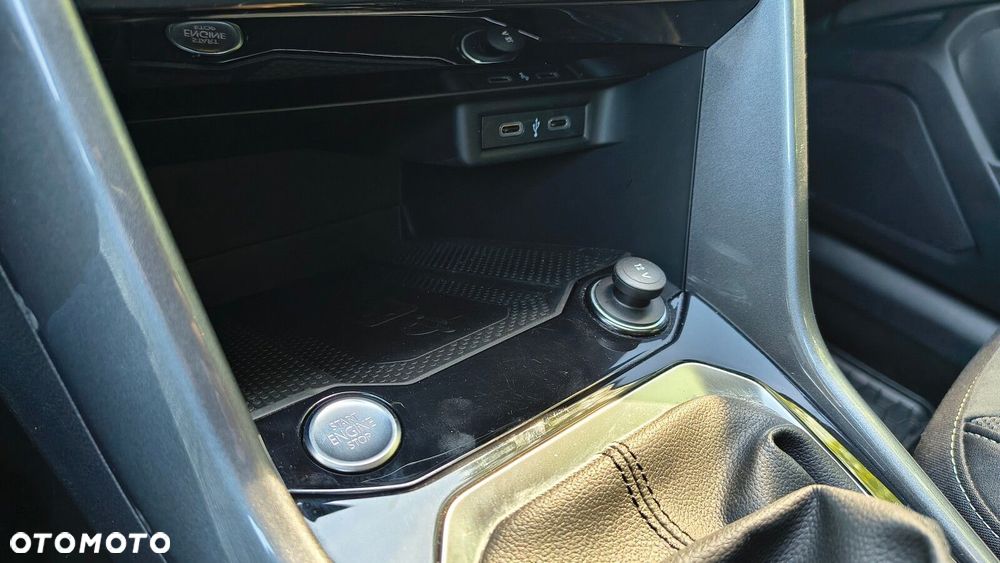 Volkswagen T-Roc - 28