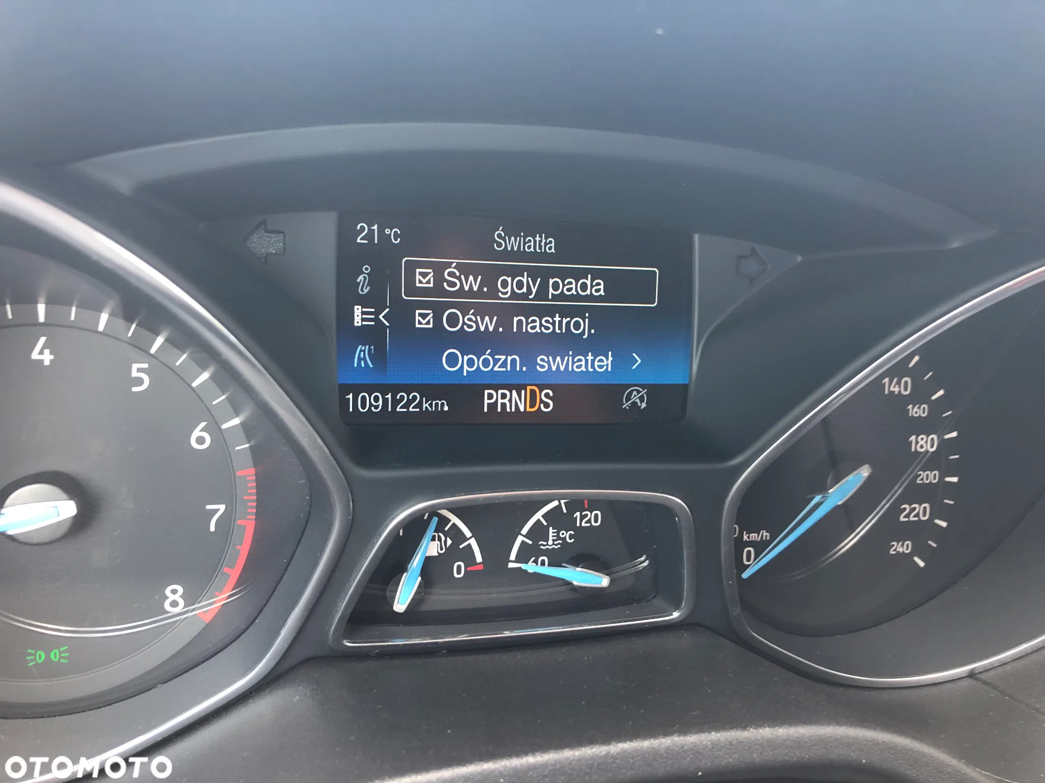 Ford Focus 1.0 EcoBoost Titanium - 27