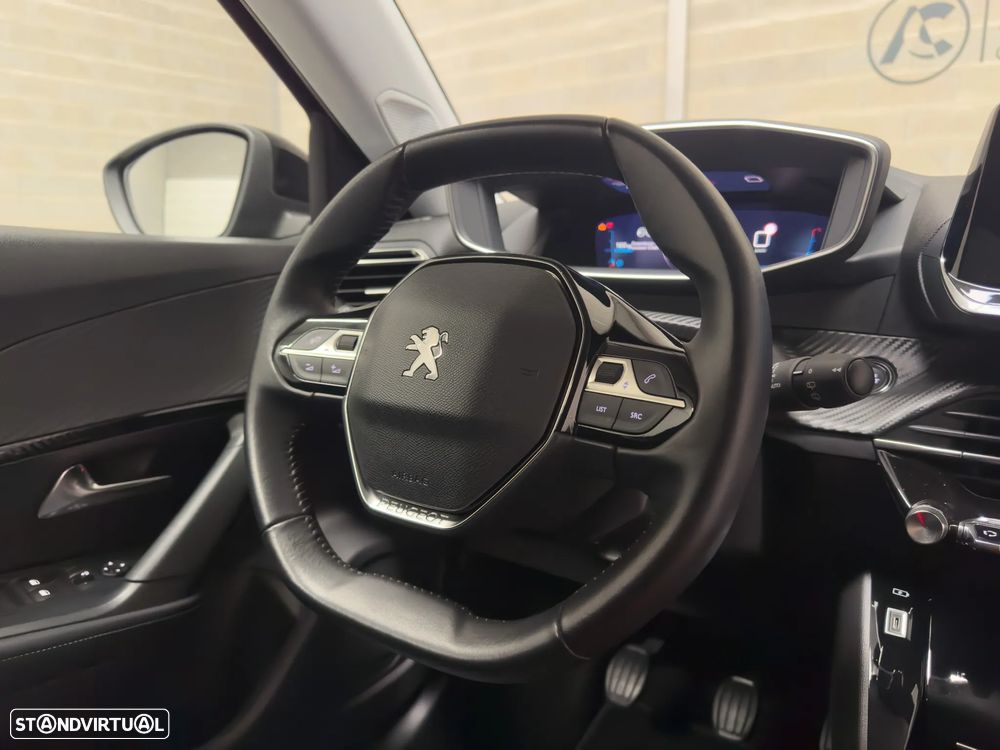 Peugeot 2008 1.2 PureTech Allure Pack - 27