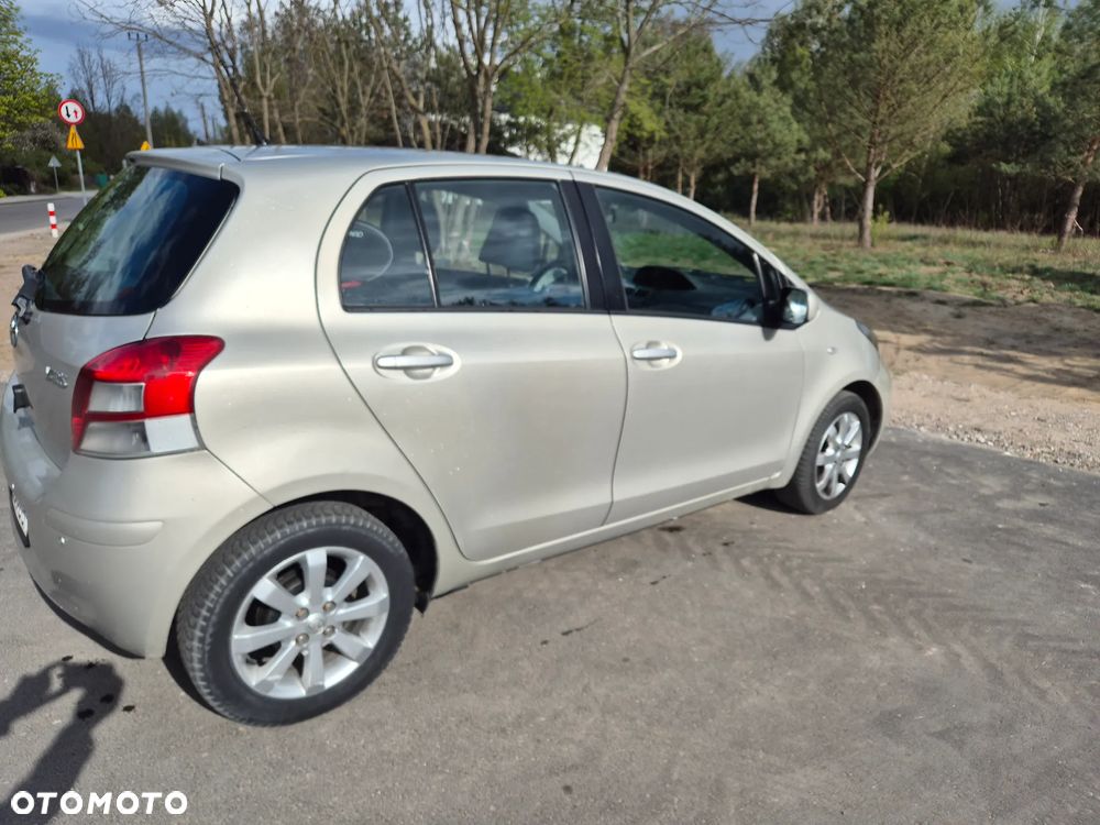 Toyota Yaris 1.33 Luna - 2