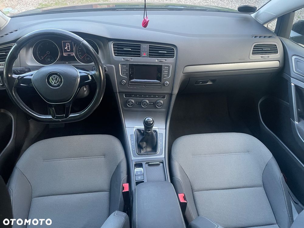 Volkswagen Golf - 6