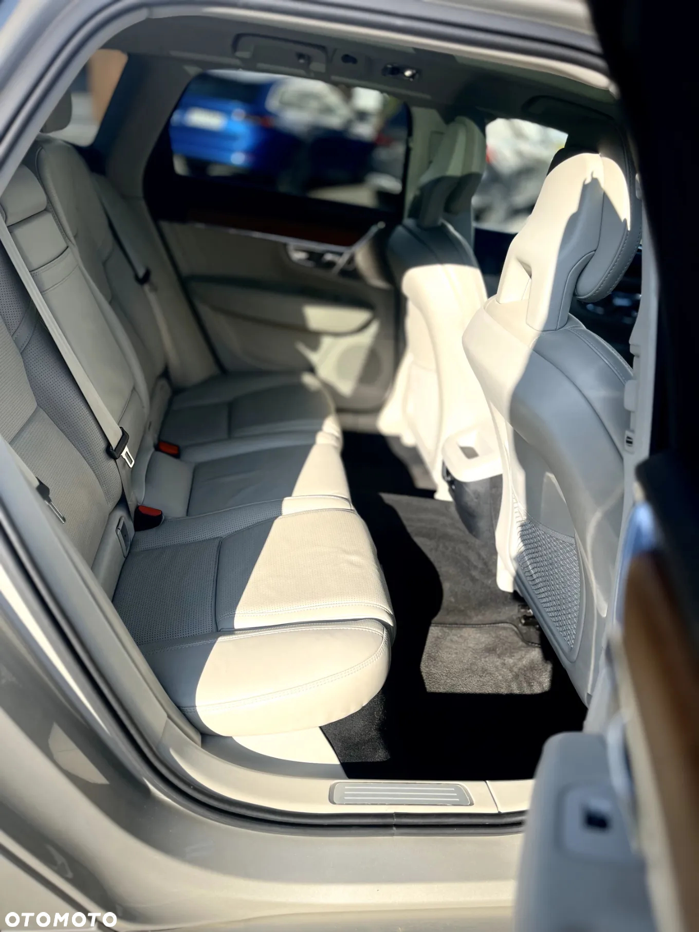 Volvo V90 D4 Inscription - 14