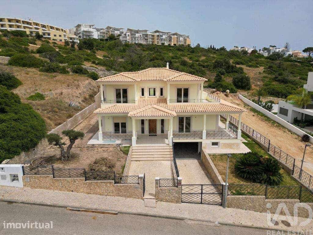 Moradia isolada T4 em Albufeira e Olhos de Água de 275 m2 - Grande imagem: 3/32