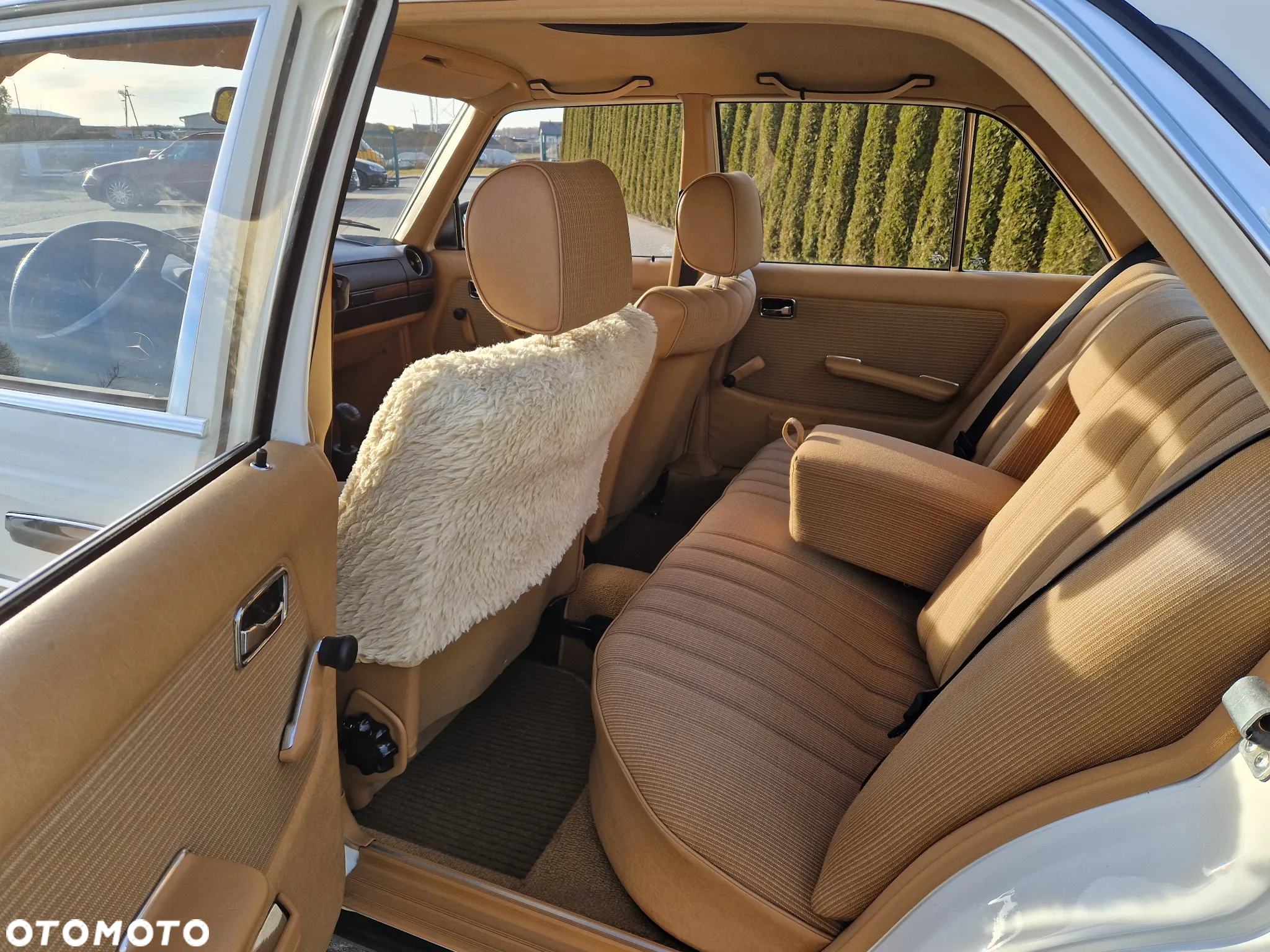 Mercedes-Benz W123 - 29