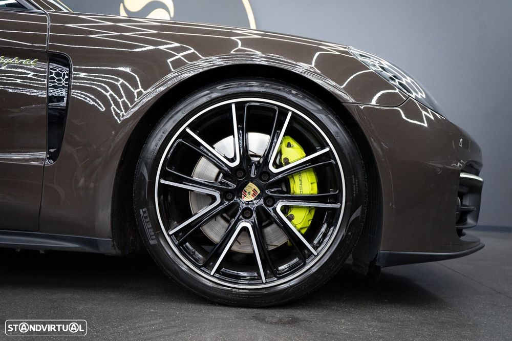 Porsche Panamera Sport Turismo 4 E-Hybrid - 11