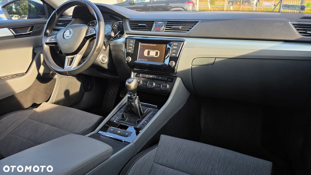 Skoda Superb 2.0 TDI Active - 10