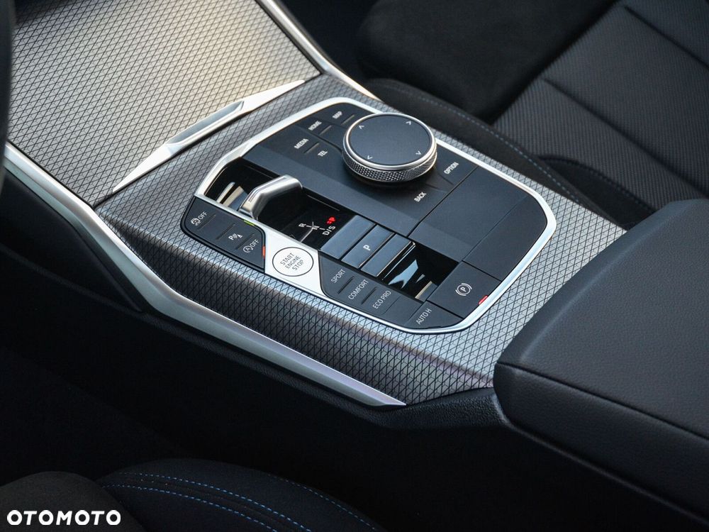 BMW Seria 3 330i xDrive M Sport sport - 21