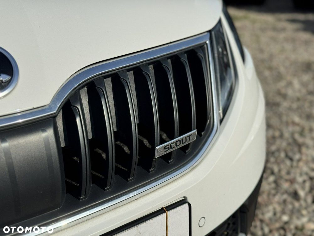 Skoda Octavia Combi 2.0 TDI 4x4 DSG Scout - 11