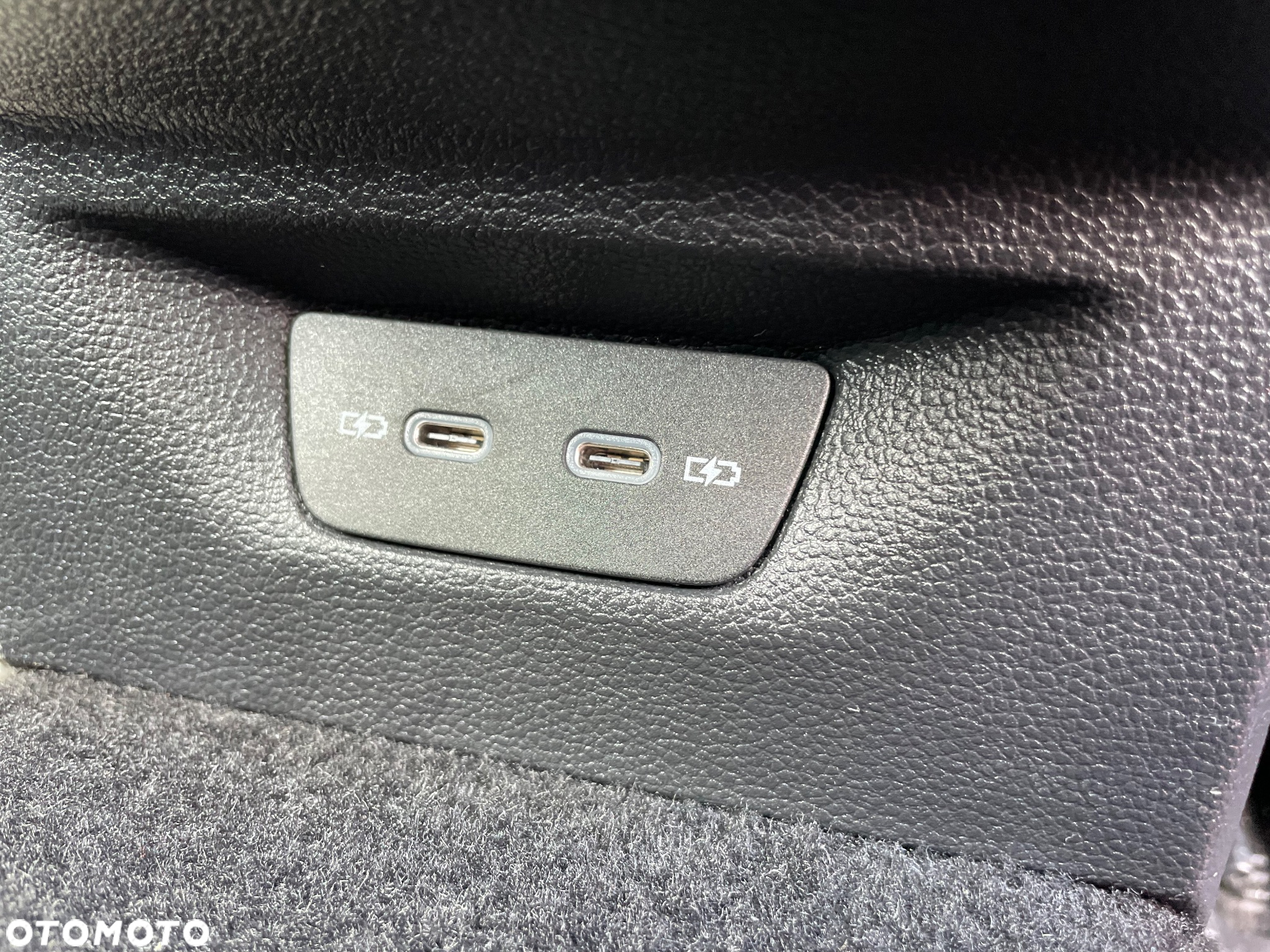Volkswagen Golf VIII 1.5 TSI EVO Life - 24