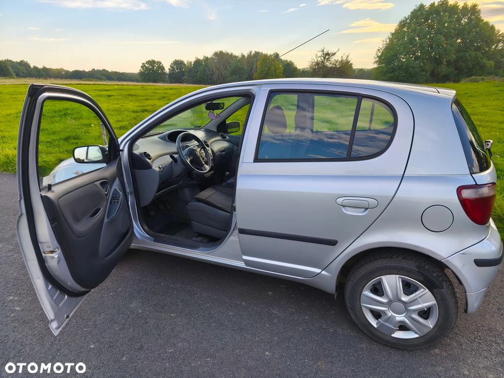 Toyota Yaris - 7