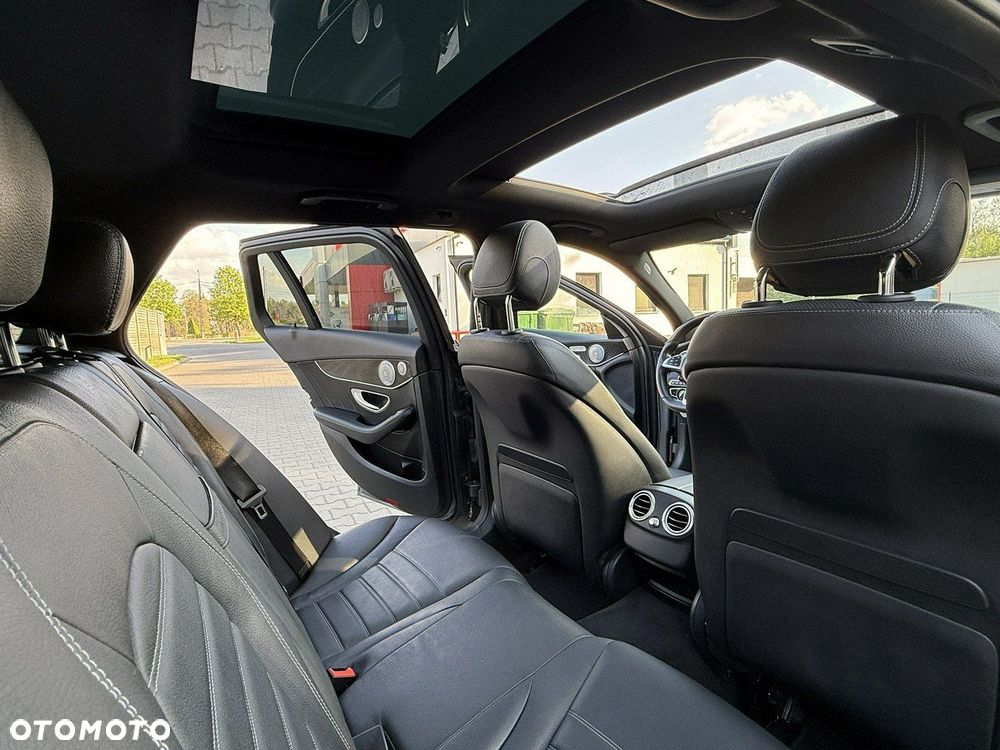 Mercedes-Benz Klasa C 250 d 4Matic 9G-TRONIC AMG Line - 12