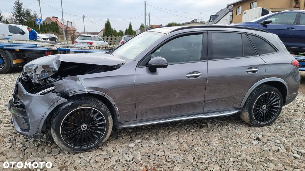 Mercedes-Benz GLC 220 d 4Matic 9G-TRONIC AMG Line Advanced - 11