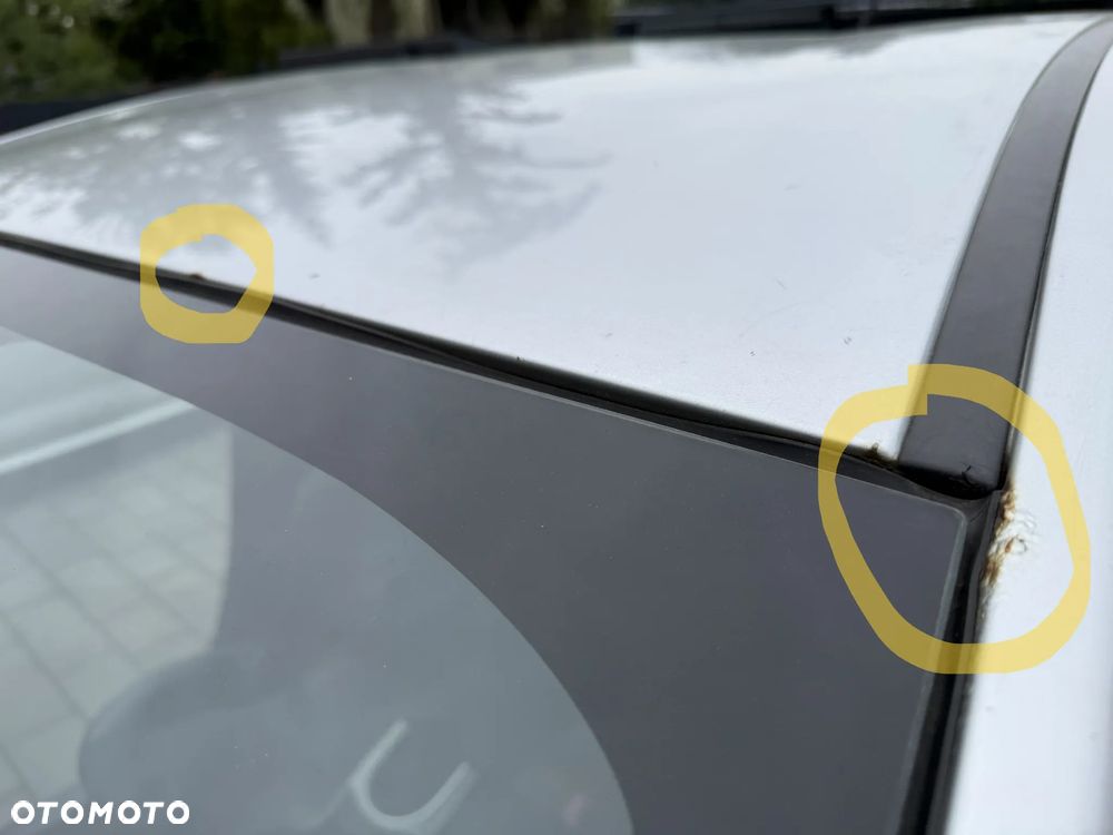 Toyota Prius 1.8 HSD Premium - 19