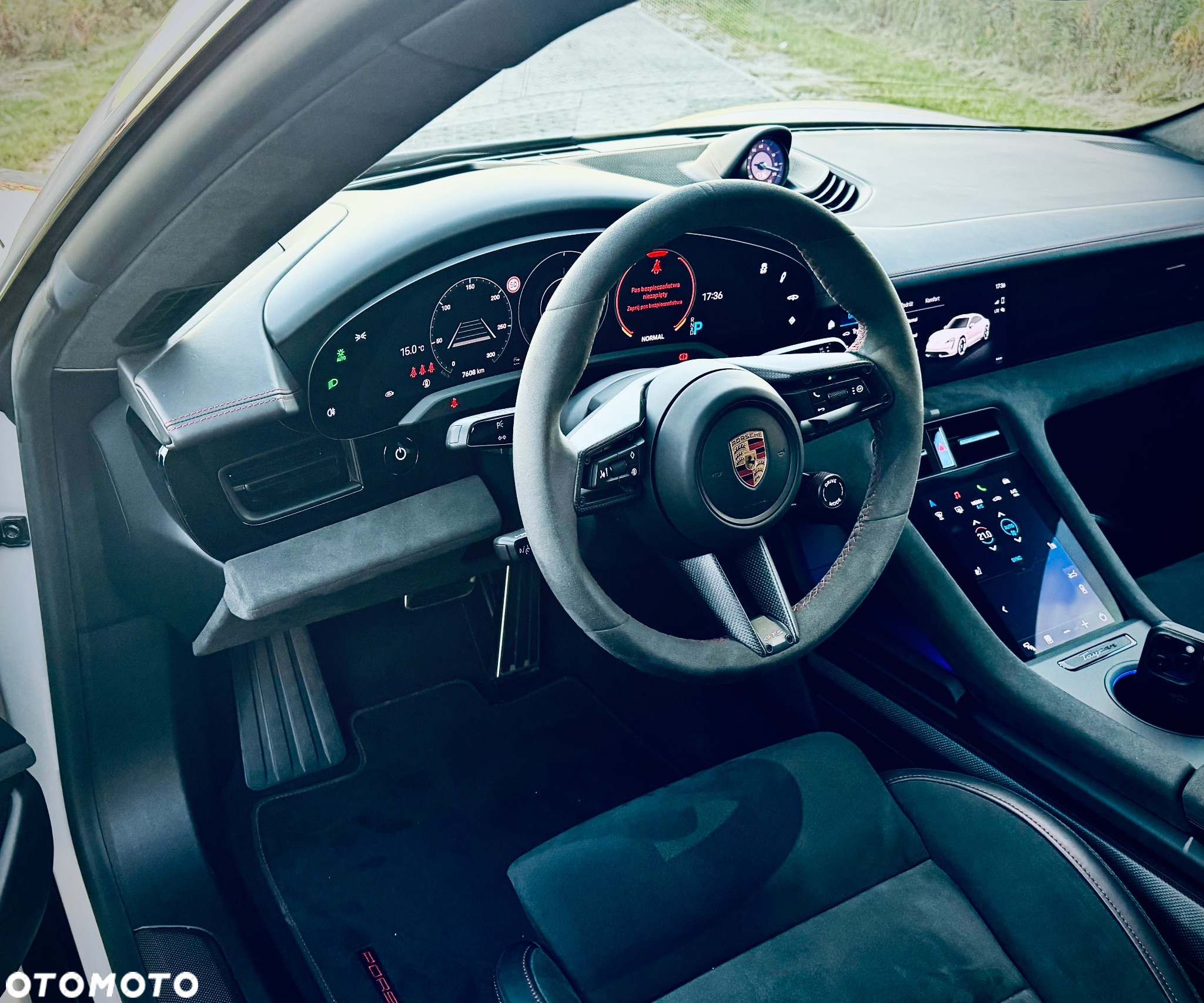 Porsche Taycan GTS - 15