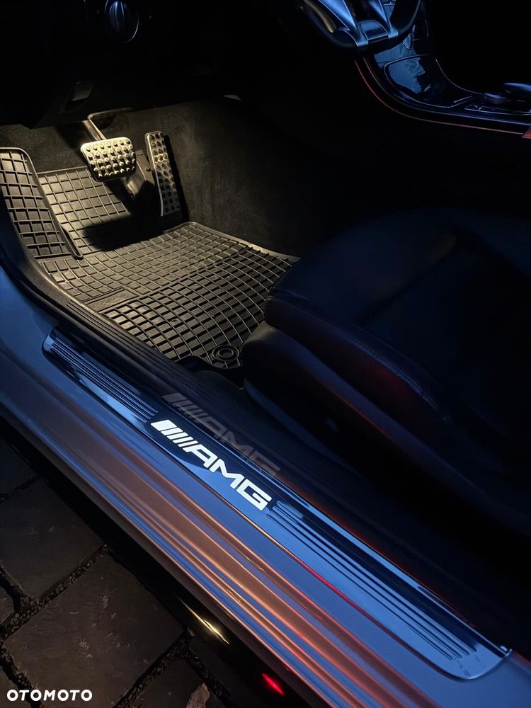Mercedes-Benz Klasa C AMG 43 4Matic AMG Speedshift TCT 9G - 17