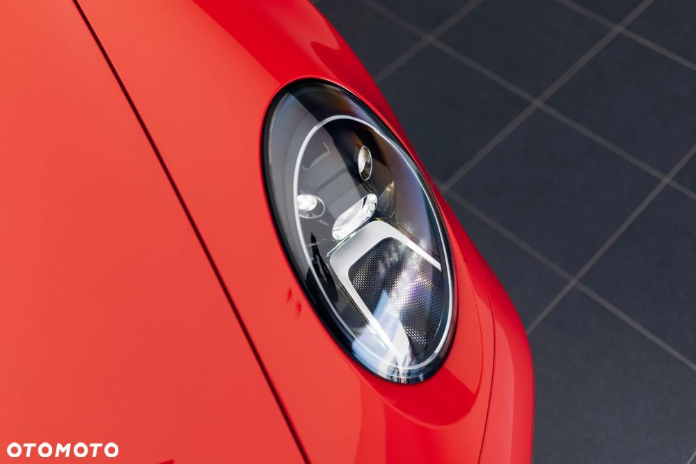 Porsche 911 Carrera 4S - 38