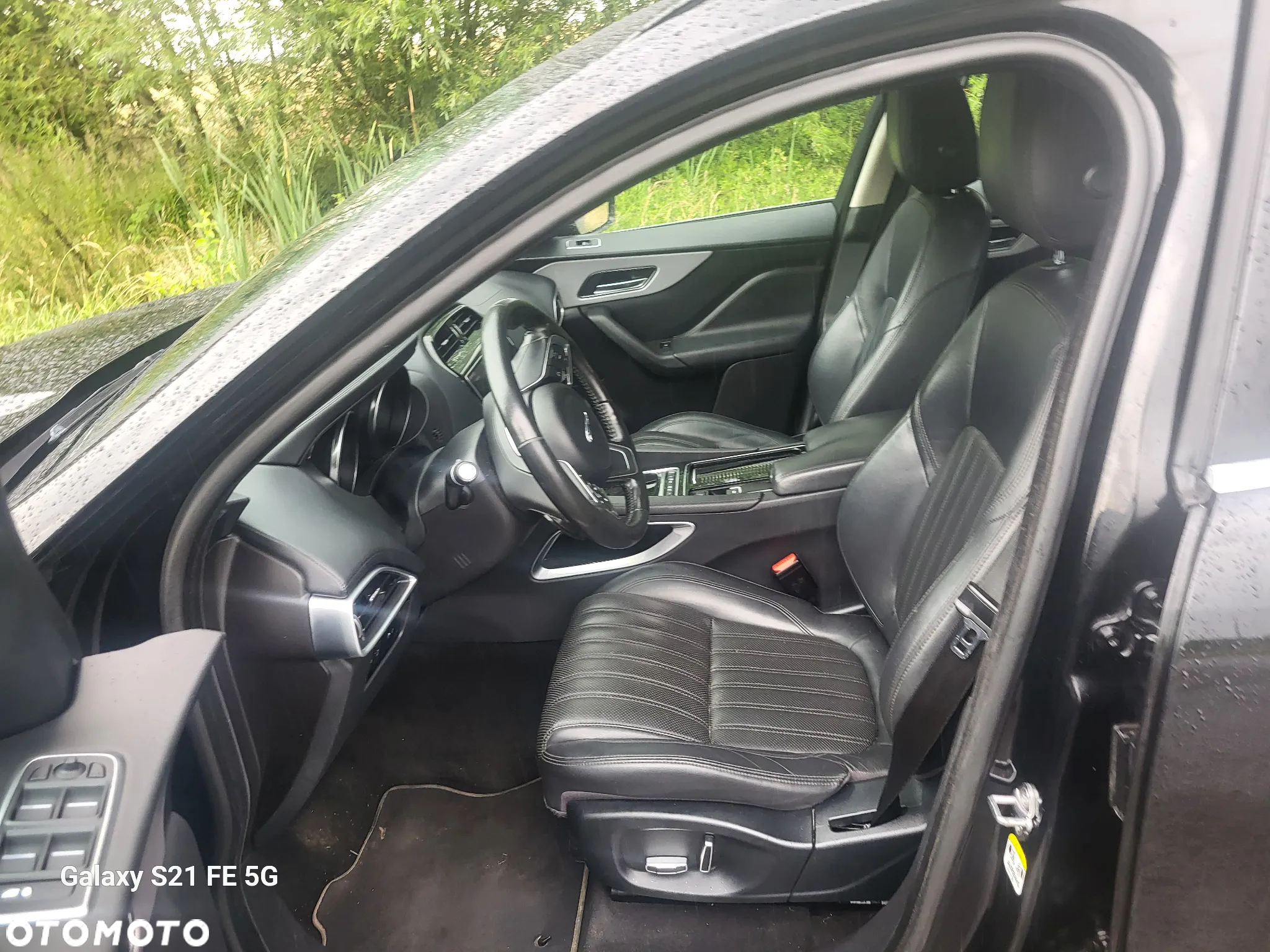 Jaguar F-Pace 2.0 i4D AWD Prestige - 12
