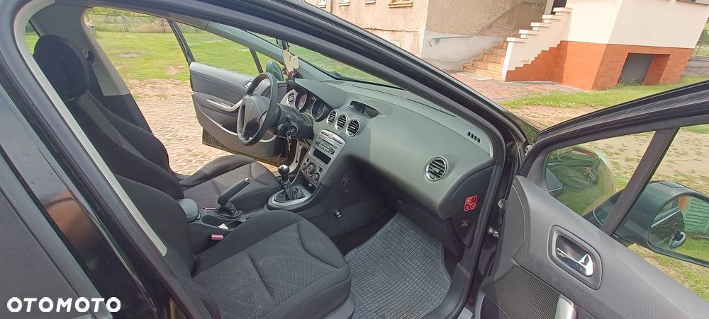 Peugeot 308 - 8