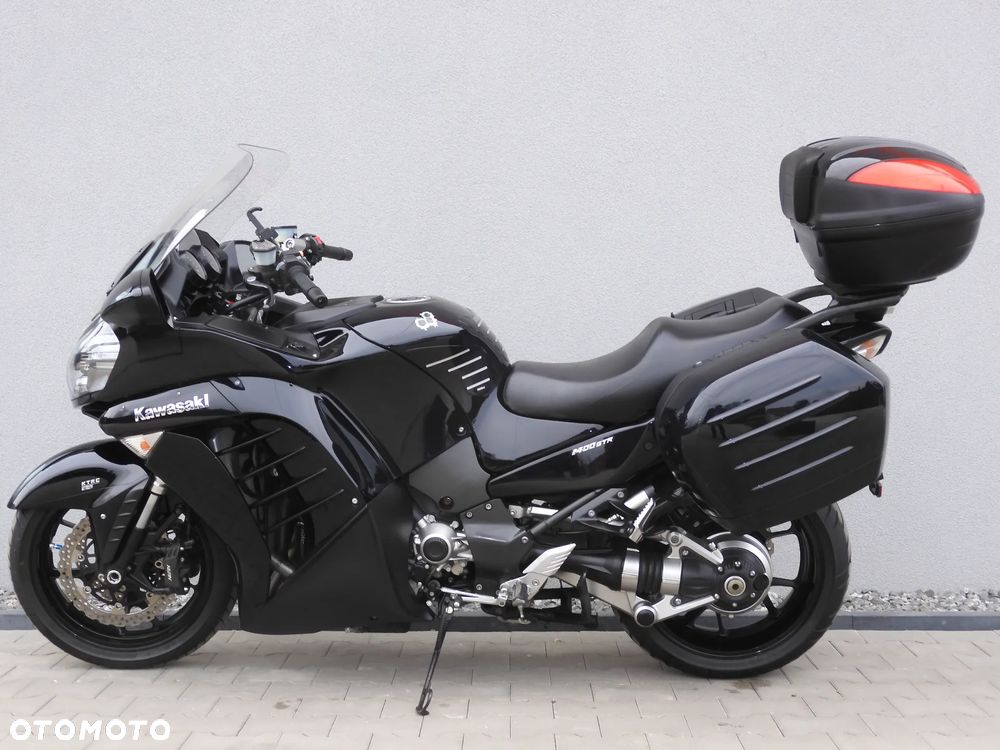Kawasaki GTR - 36