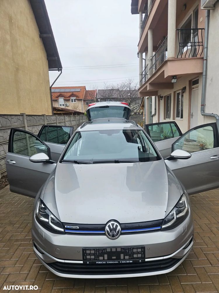 Volkswagen Golf - 2