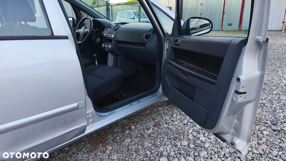 Mitsubishi Colt - 25