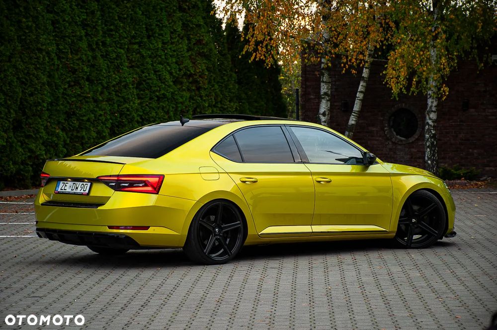 Skoda Superb 2.0 TDI DSG Sportline - 36