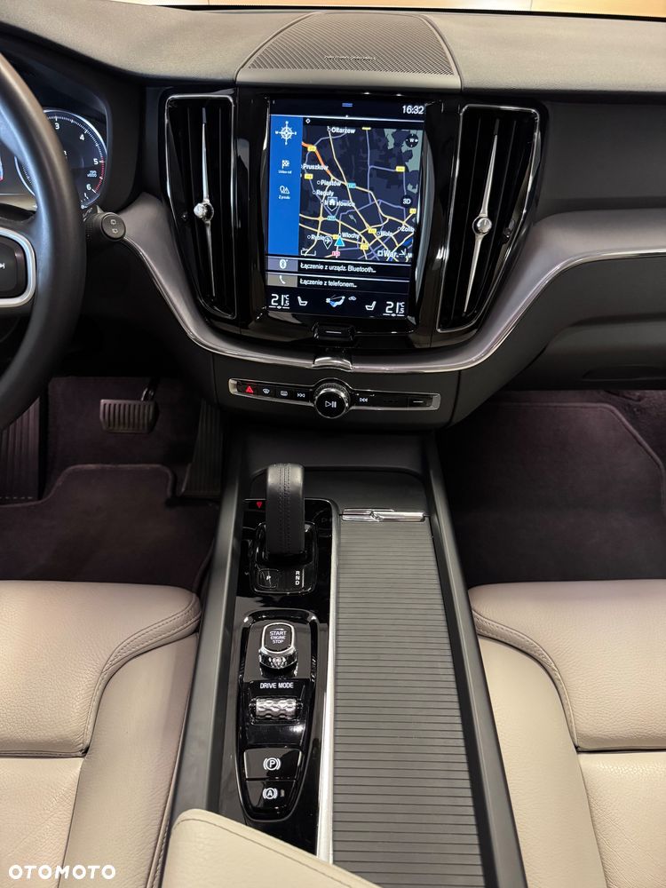Volvo XC 60 B4 D AWD Momentum Pro - 13