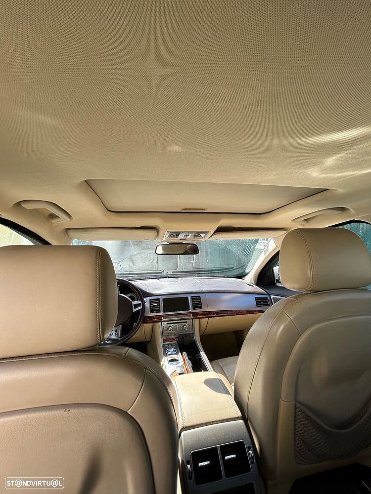 Jaguar XF 2.7 D V6 Luxury - 7