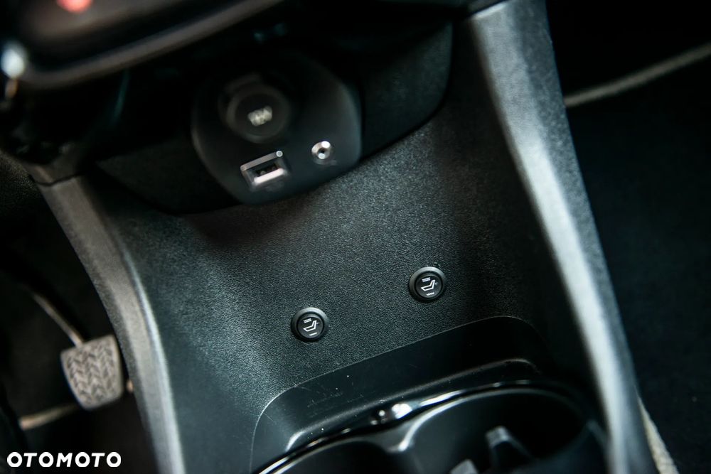 Toyota Aygo x-business - 31