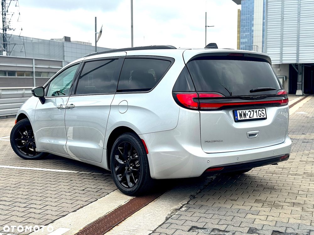 Chrysler Pacifica - 9