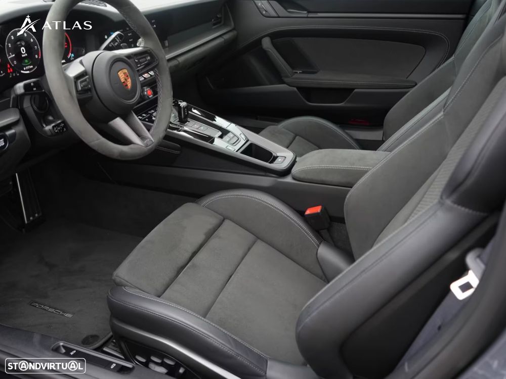 Porsche 911 (992) Carrera 4 GTS - 25