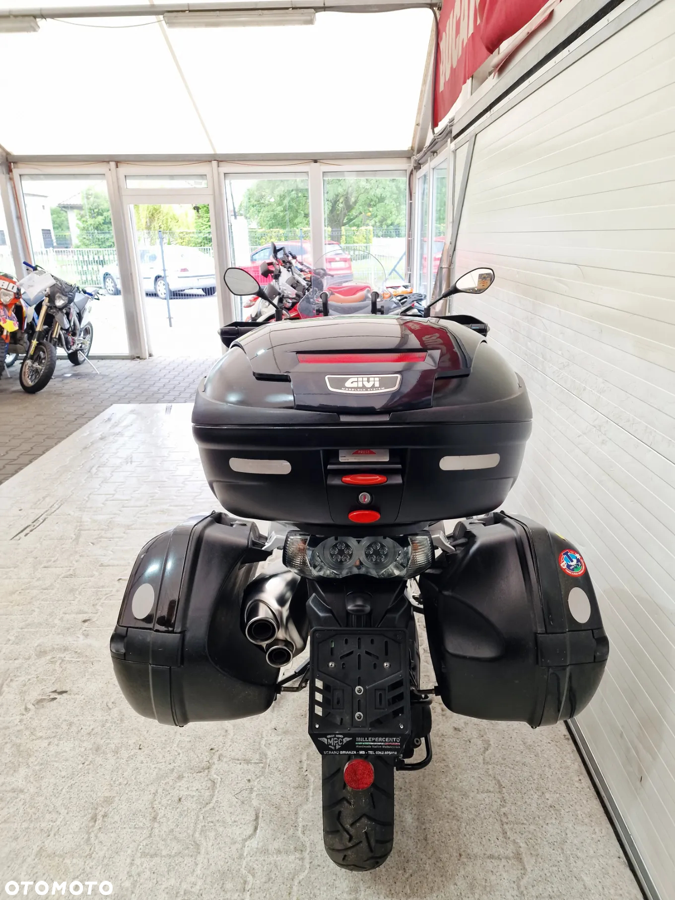 Moto Guzzi Stelvio - 8