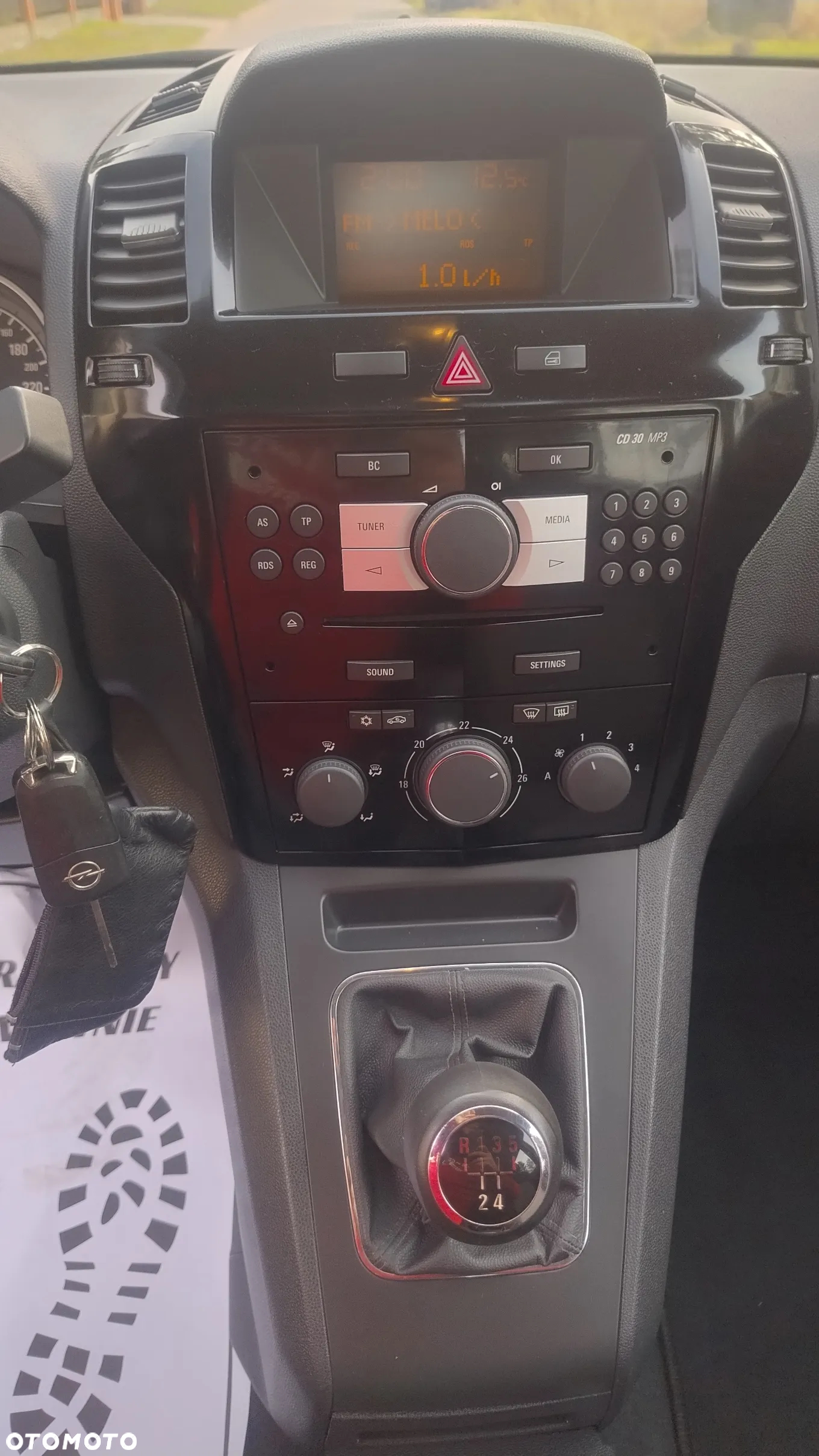 Opel Zafira 1.8 Cosmo - 27